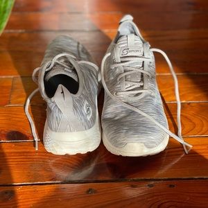 Skechers Sport Sneakers Gray and White Size 9.5 Like New